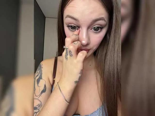 Join sexy model Pussydollnet Pussydollnet from BongaCams