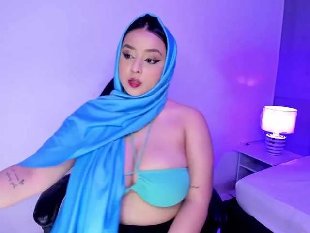 ThanaHaluff on BongaCams 