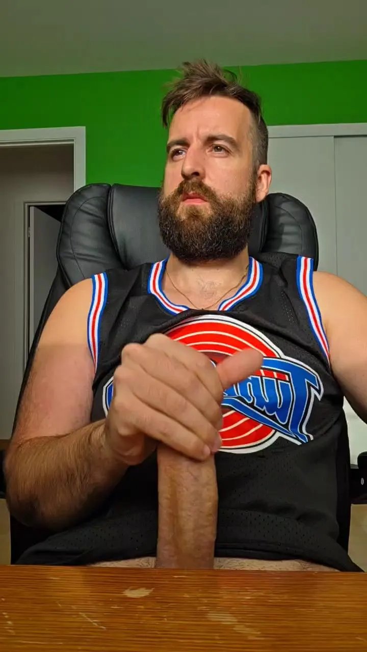 Offline Pauly1988 on Cam4