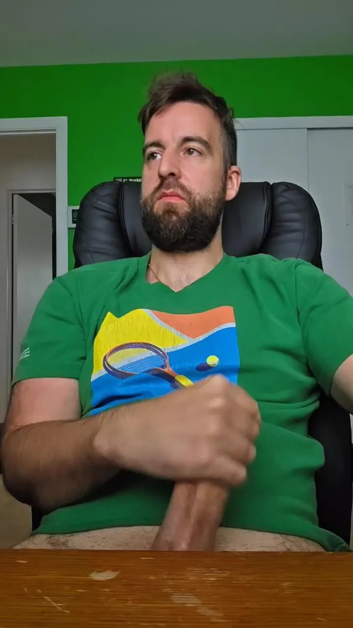 Offline Pauly1988 on Cam4