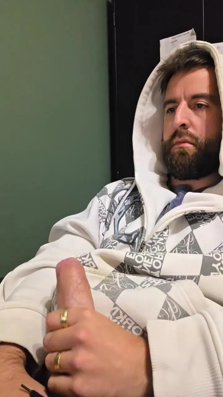 Offline Pauly1988 on Cam4