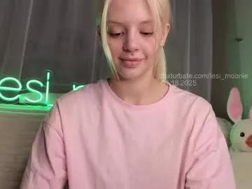 lesi_moonie on Chaturbate 