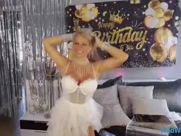 Freechat wildwifebarbie on Chaturbate