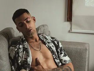 Offline DrakeNeuman on Streamate