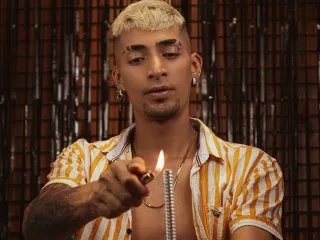 Offline DrakeNeuman on Streamate