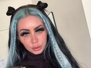 Offline IzzyKreame on Streamate