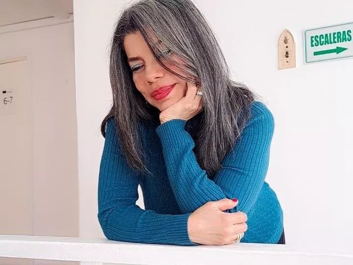 Offline VikyAdams72 on Streamate