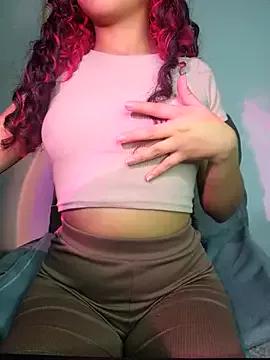 chiqui_20x on StripChat 