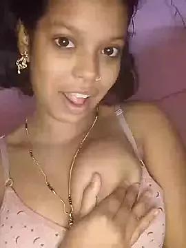 IAMNOTI on StripChat 