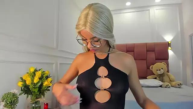 liagirl_cute on StripChat 