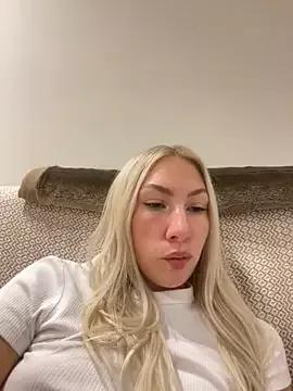 LuisaBecker on StripChat 