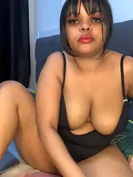 prettycaramel on StripChat 